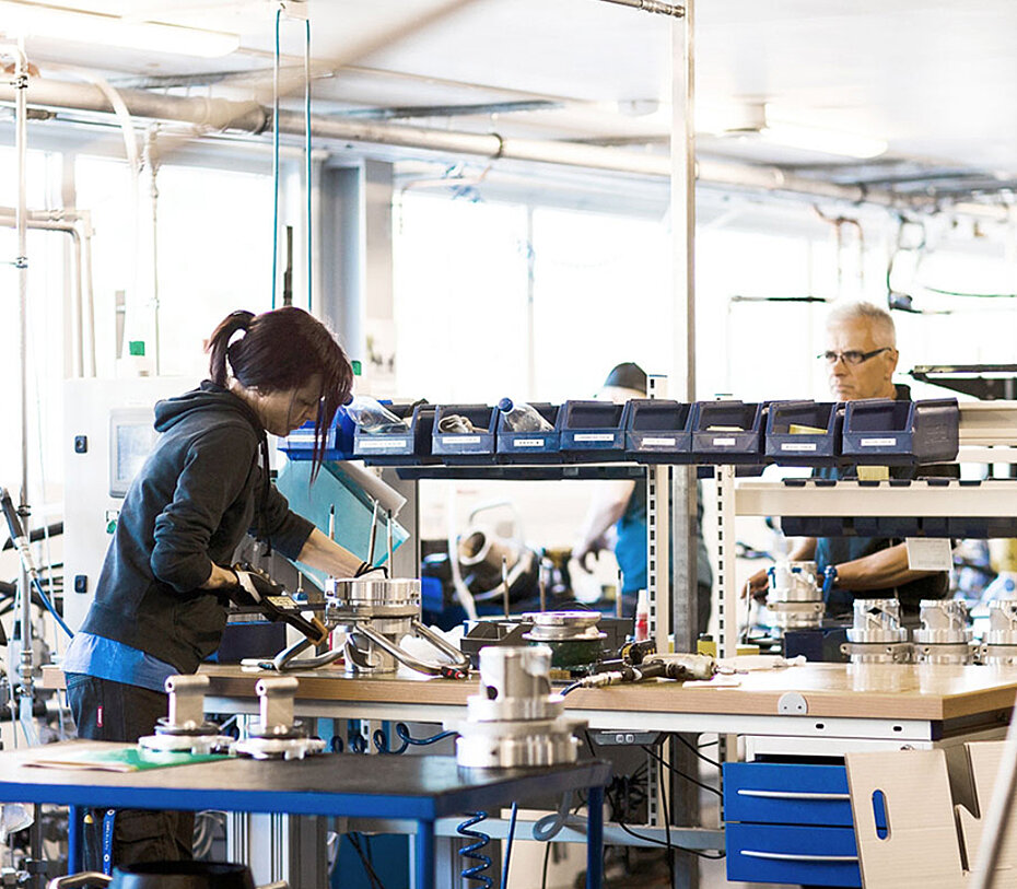 ElaflexUS Production MannTek DDC Dry Disonnect Couplings MannTek Production of Dry Disconnect Couplings